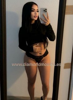Emma Latin Xxl Natural Body 20year - puta in Al Manama Photo 13 of 13