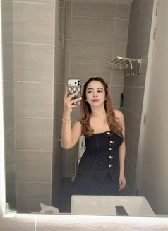 Emma - puta in Kuala Lumpur Photo 5 of 7