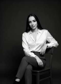 Emma - escort in Dubai Photo 6 of 11
