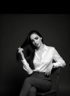 Emma - escort in Dubai Photo 8 of 11