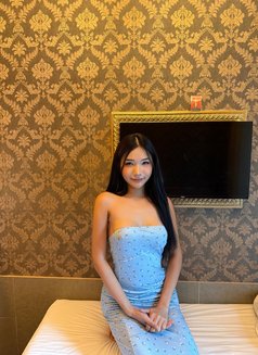 Emma sexy both - Transsexual escort in Hong Kong Photo 20 of 20