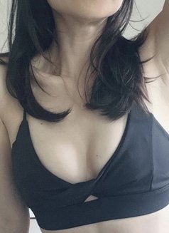 Emma Singaporean Wife - puta in Taipei Photo 7 of 14