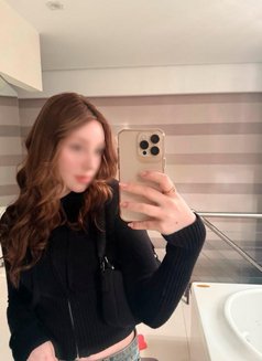 Emma - escort in Shanghai Photo 6 of 10
