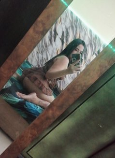 Emma - escort in Al Sohar Photo 3 of 5