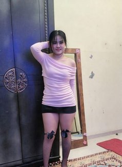 Emma - escort in Al Sohar Photo 2 of 8