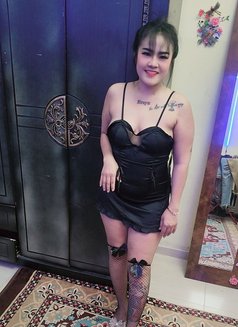 Emma - escort in Al Sohar Photo 4 of 8