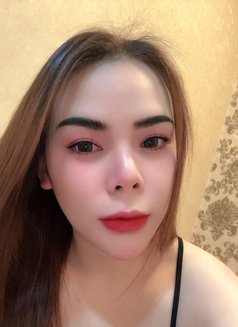 Emma - escort in Maldives Photo 5 of 5