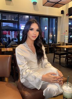 Emma big dick top&bottom - Transsexual escort in Al Manama Photo 10 of 10