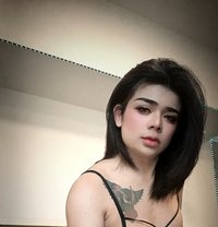 Emma - Transsexual escort in Dubai Photo 21 of 24