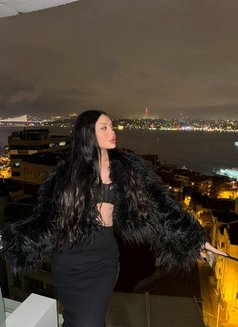 Emma - puta in İstanbul Photo 2 of 9