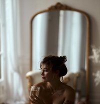 Emma Vai - Transsexual escort in Singapore
