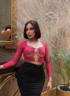 EMMA VIP MASSAGE AND EXTRA SERVICE - Acompañantes transexual in Dubai Photo 9 of 16
