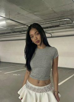 Emma Yip - escort in Hong Kong Photo 2 of 3