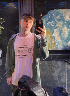 Emmanuel - Male escort in Dubai Photo 7 of 7