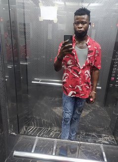 Emmanuel Elijah - Acompañantes masculino in Lagos, Nigeria Photo 4 of 5