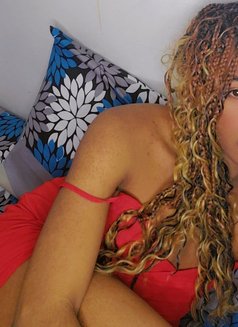 Emmi - Male escort in Dubai Photo 1 of 1