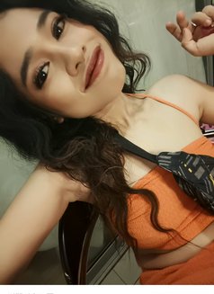 Emmi - puta in Bangkok Photo 12 of 18