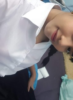 Emmi - puta in Bangkok Photo 13 of 18