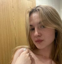 Emmielove - escort in Berlin