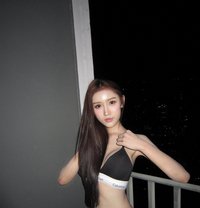 Emmilie Rose Half Vietnamese, half Lao - puta in Bangkok