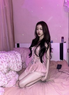 Emmilie Rose Half Vietnamese, half Lao - puta in Bangkok Photo 24 of 24