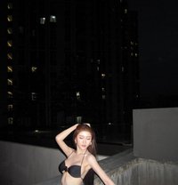 Emmilie Rose Half Vietnamese, half Lao - puta in Bangkok