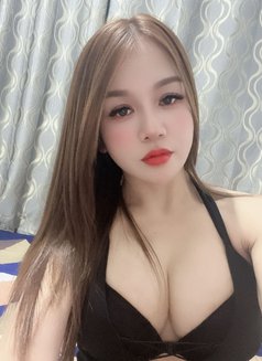 Emmly - escort in Abu Dhabi Photo 4 of 7