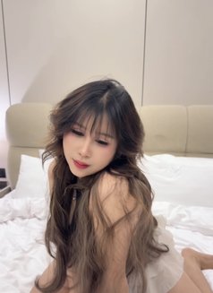 Emmy 3some in Riyadh - puta in Riyadh Photo 3 of 4