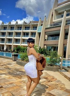 Elizabeth - puta in Gurgaon Photo 3 of 4