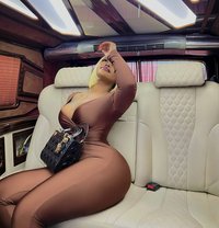 Emmy - puta in Gurgaon