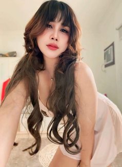 Emmy - escort in Riyadh Photo 2 of 8