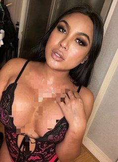 Emmy big ass porn stars sexy is arrive - Transsexual escort in Dubai Photo 13 of 18