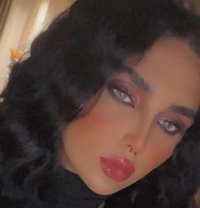 Emmy Shemale - Transsexual escort in Riyadh