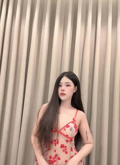 Emmy - puta in Riyadh Photo 5 of 6