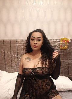 Emmy - masseuse in Riyadh Photo 1 of 6