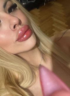 Young Emmyly Gfe masaje - puta in Munich Photo 7 of 10