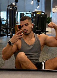 Emperor Xl - Male escort in İstanbul Photo 1 of 19