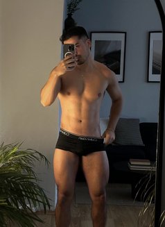 Emperor Xl - Male escort in İstanbul Photo 2 of 19