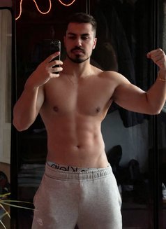 Emperor Xl - Male escort in İstanbul Photo 4 of 19