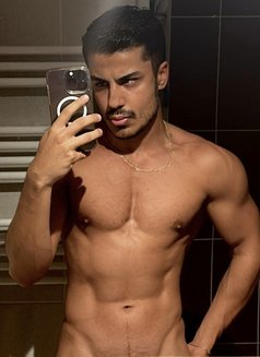 Emperor Xl - Male escort in İstanbul Photo 7 of 19