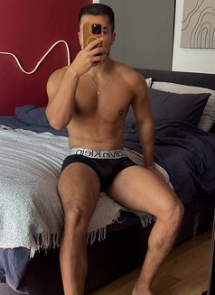 Emperor Xl - Male escort in İstanbul Photo 8 of 19