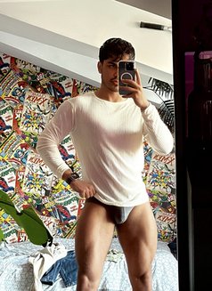 Emperor Xl - Male escort in İstanbul Photo 9 of 19