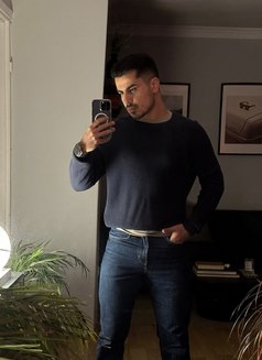 Emperor Xl - Male escort in İstanbul Photo 16 of 19