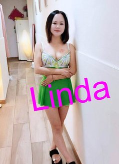 Emy - puta in Barcelona Photo 3 of 6