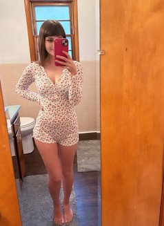 Emy Evyns - escort in Hyderabad Photo 4 of 6