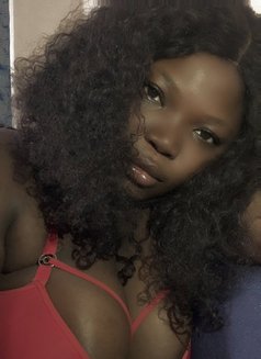 Emy Kim - escort in New Delhi Photo 3 of 3