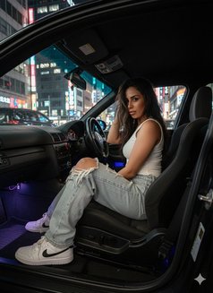 Emy Tuni - puta in Dubai Photo 9 of 9