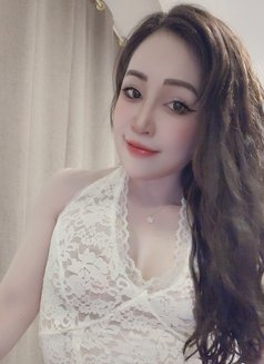 Emy - escort in Muscat Photo 3 of 8