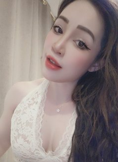 Emy - escort in Muscat Photo 4 of 8