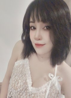 Emy - escort in Muscat Photo 4 of 6